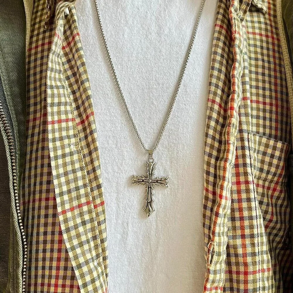 vintage y2k style grunge silver cross pendant necklace